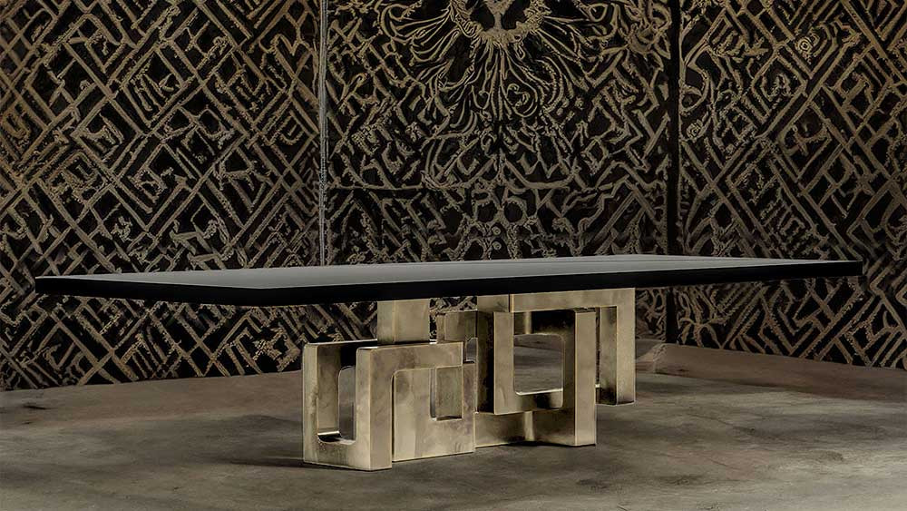 Labirinto Dining Table in a art deco showroom scene